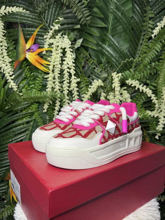 Valentino Garavani One Stud Pink