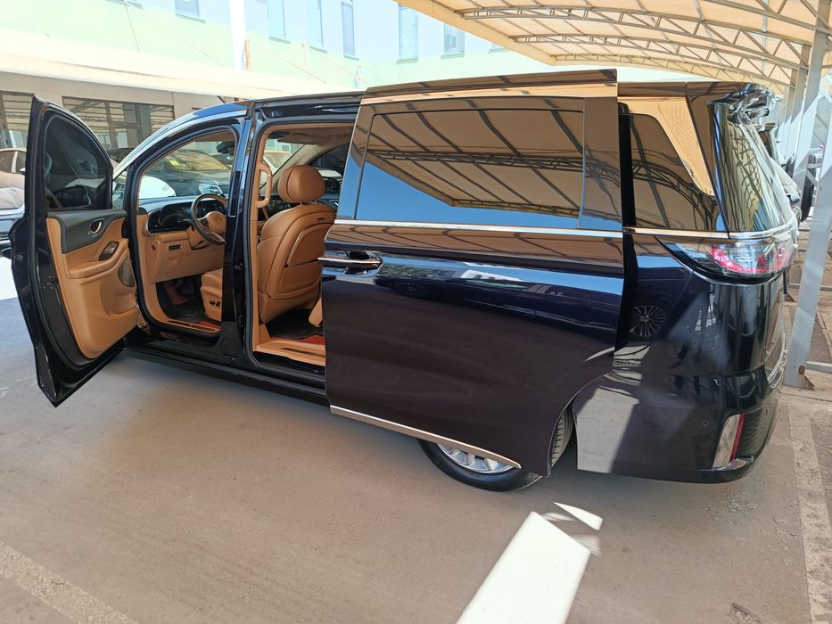 Voyah DREAMER 2024 PHEV 4WD — 7 МЕСТ