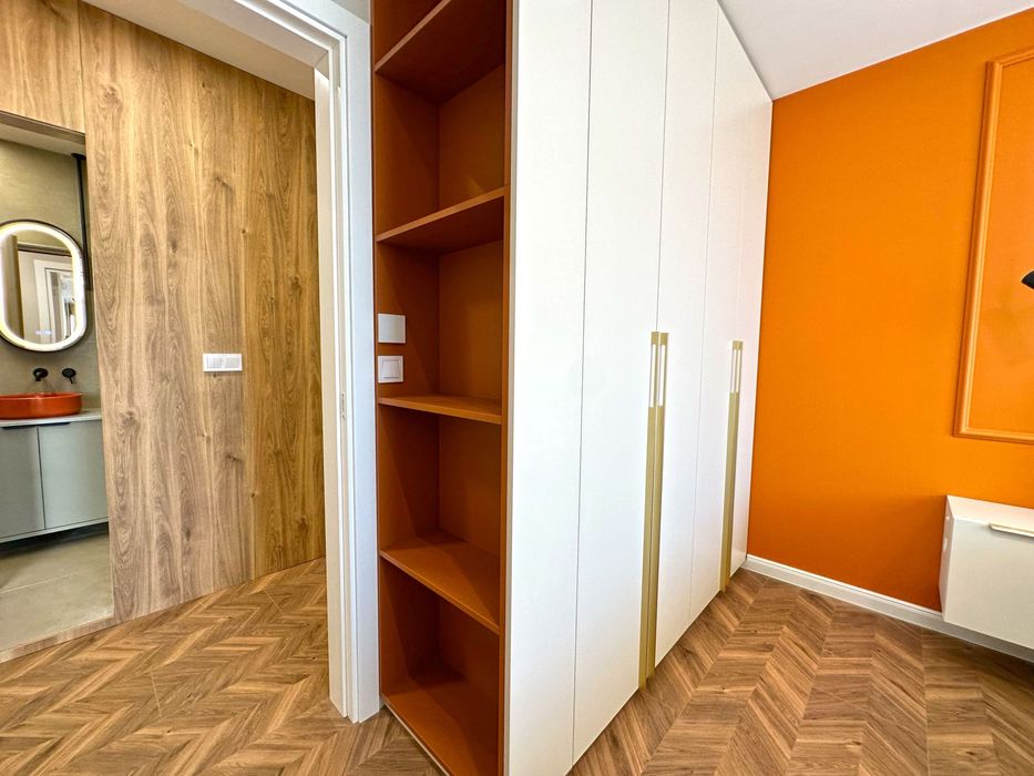 Продава се Тристаен апартамент в София, Младост 4 - 107 кв.м за 3272 €/кв.м - Снимка #13