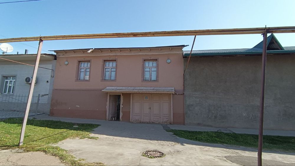 Уч тепа.  Беда пояда  Йул юзида уй сотилади