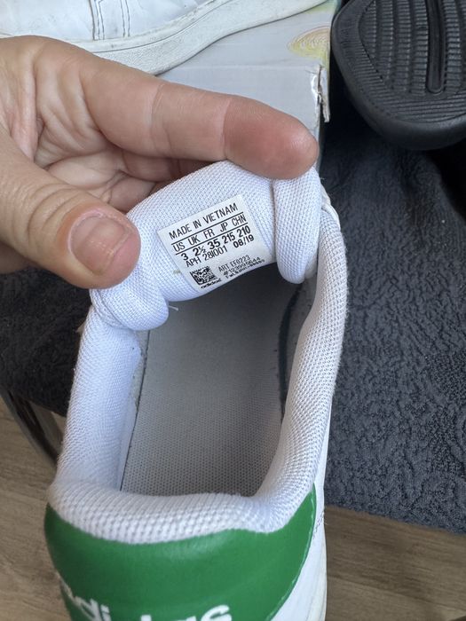 Бели маратонки Адидас и найк