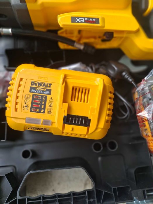 Диамантено-пробивна бормашина DeWALT