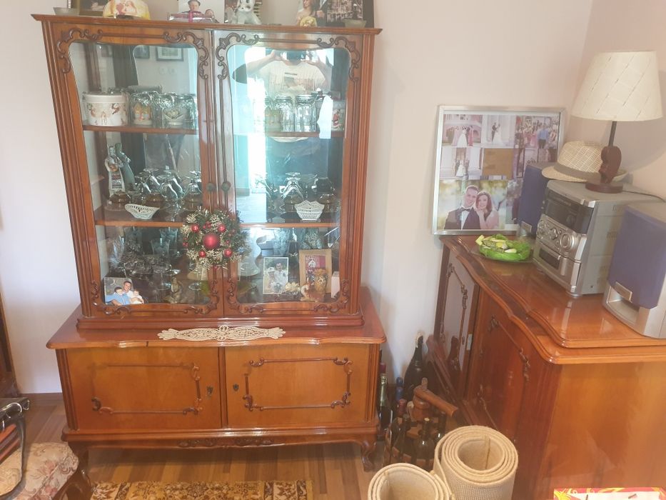 Vand mobila din cires