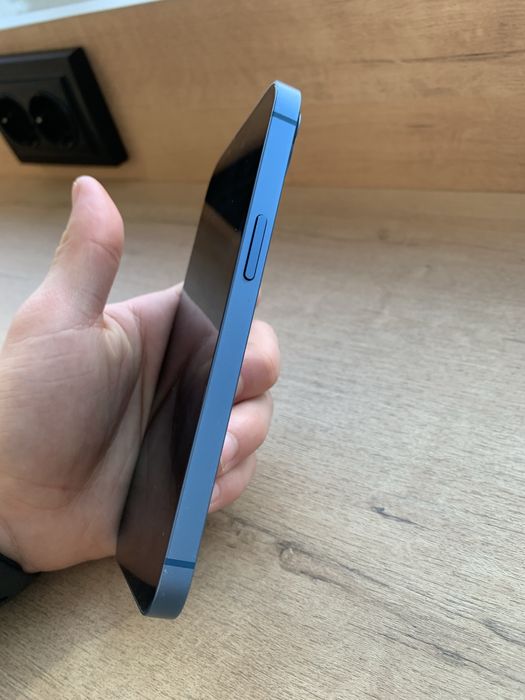 Продам айфон  13