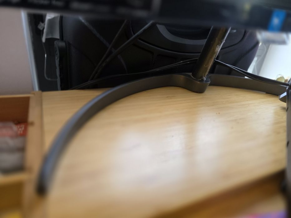 Sistem PC i3-8100, RX 560, 8 GB RAM + monitor curbat Philips 27 inch