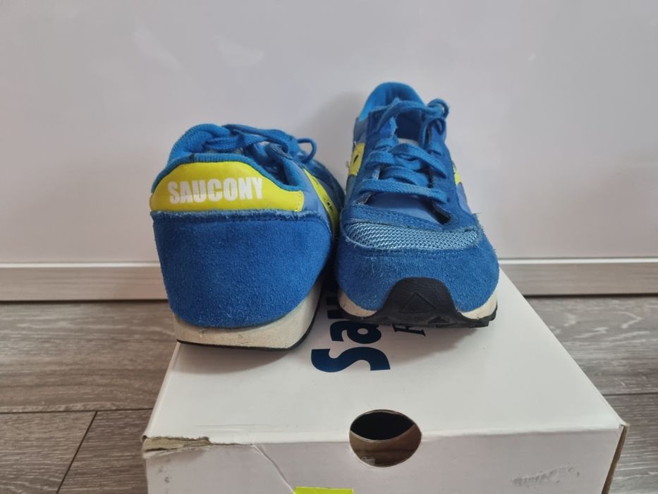 Pantofi Saucony.