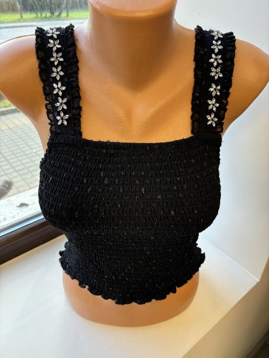 Красив топ с камъни C&A