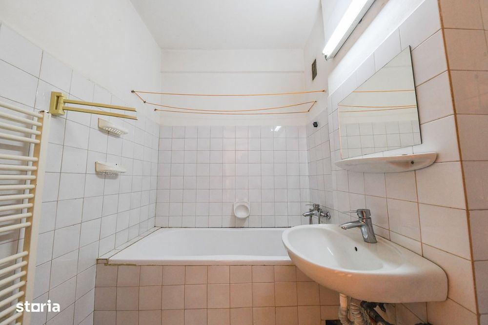 Apartament cu 2 camere, 65 mp, etaj intemediar,zona Calea Floresti