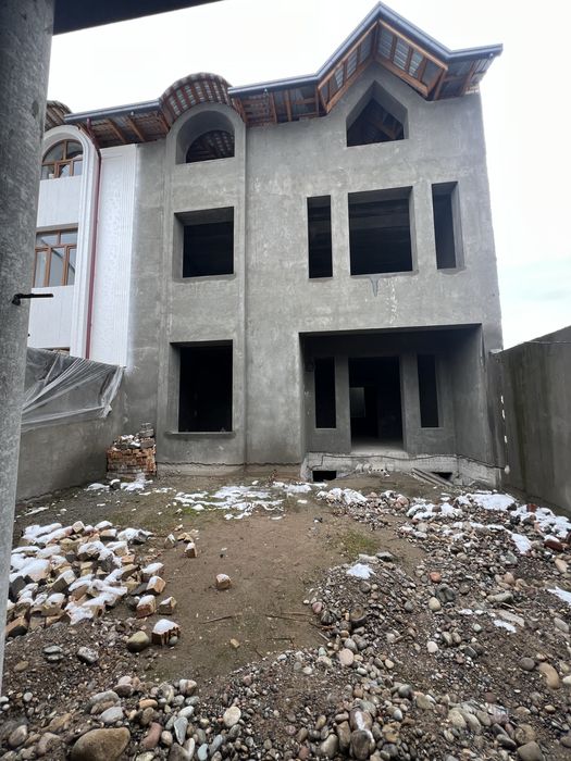 Котедж 2.5 соток 500 кв жилой площади 4 этажа