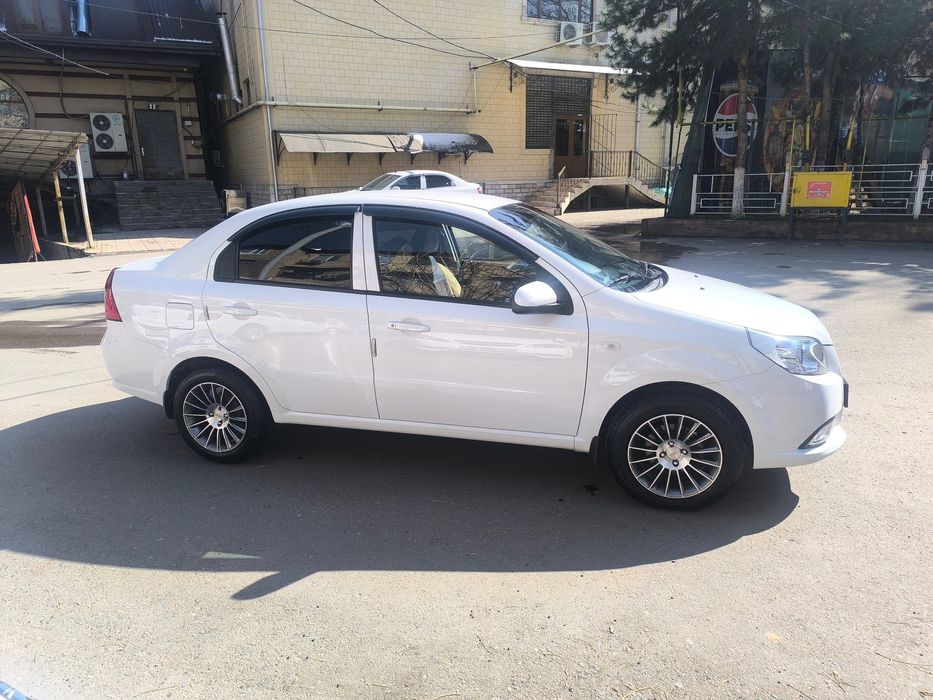 ПродаетсчNexia 3