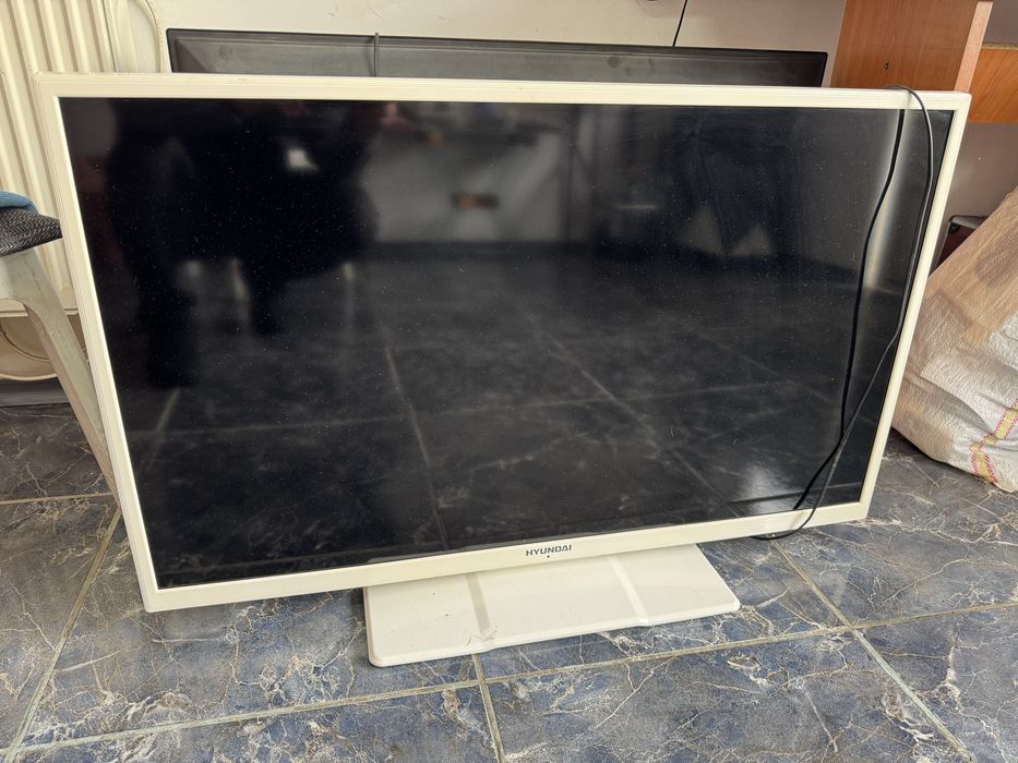 Tv Philips si Hyundai