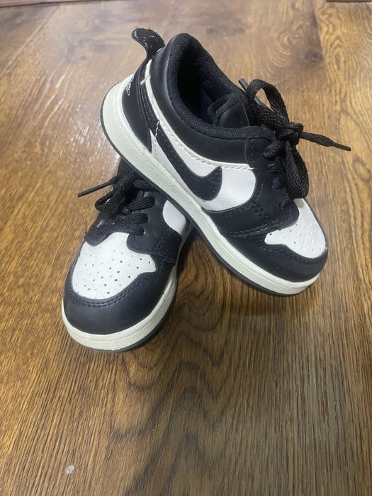 Кроссовки на девочку