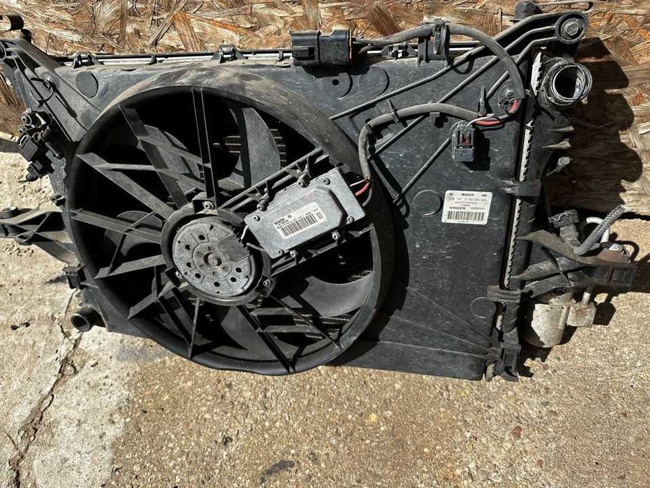 Радиатор комплект  на Вольво S80 оригинал привозное