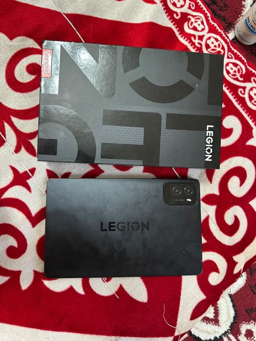Lenovo legion y700