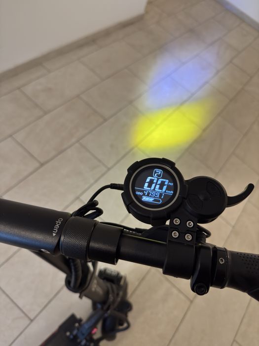 Ezotron T9, casca bell qualifier, genunchiere