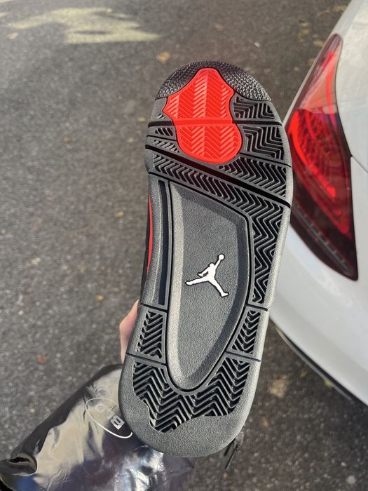 Jordan 4 Red Thunder