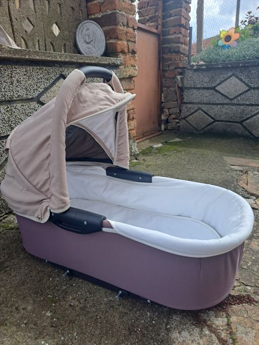 Бебешка количка 3 в 1