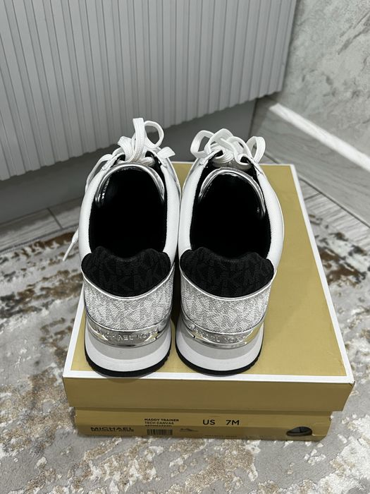 Кроссовки Michael Kors