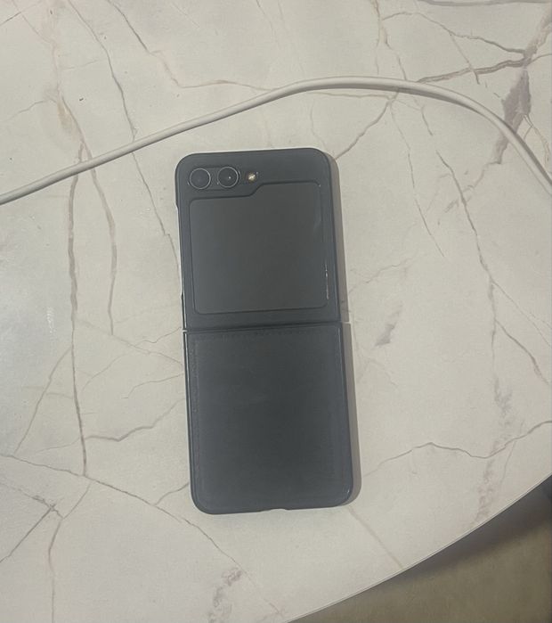 Продам Samsung Galaxy Z Flip 5