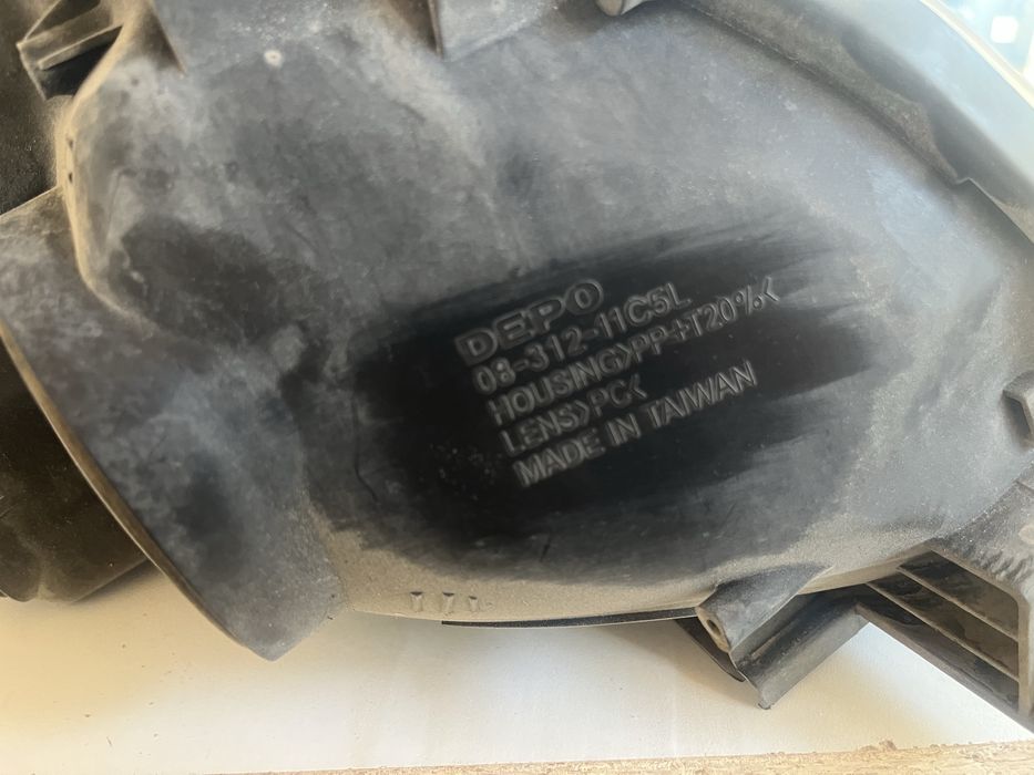 Фара тоета королла 2012