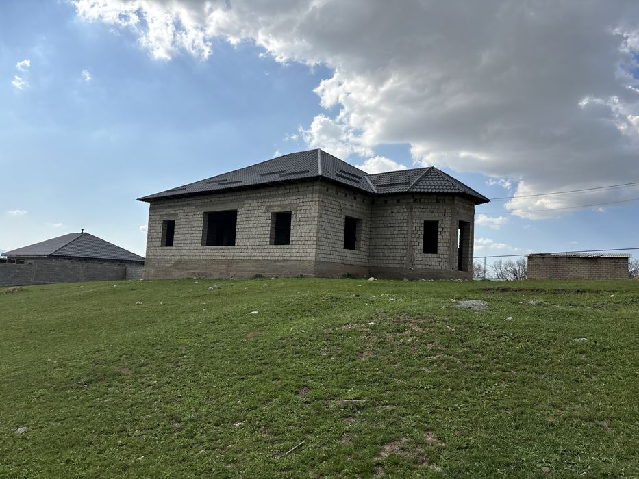 Дом продаётся с большим участком