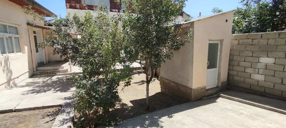 Ховли сотилади...