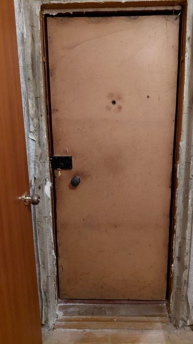 Входная металлическая дверь