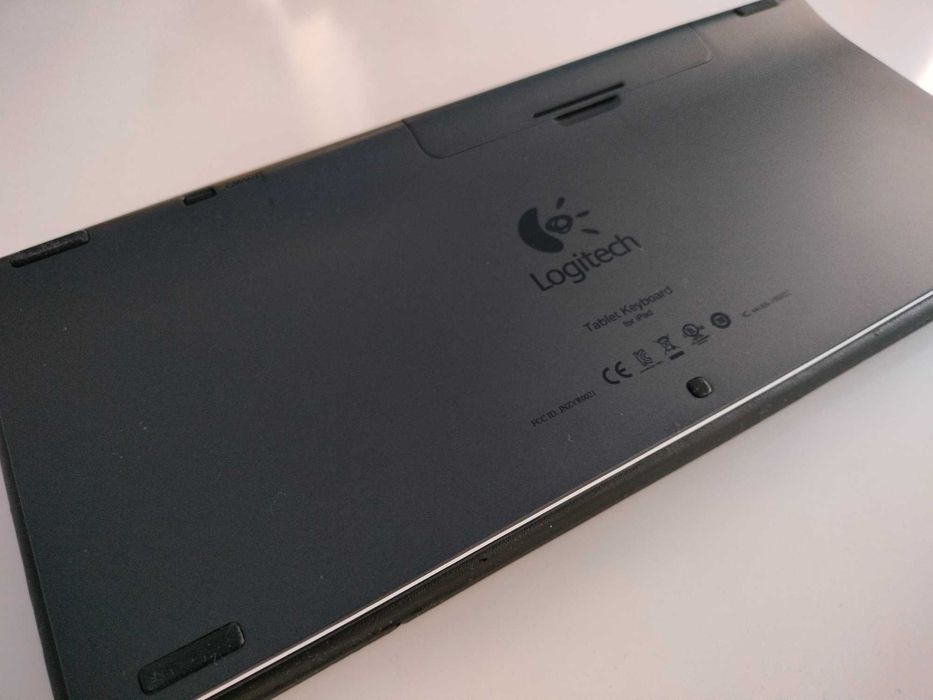 Logitech Tablet Keyboard For iPad, безжична