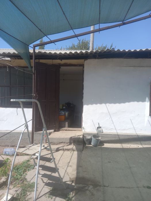 Уи сотилади 12 хона.17.сотик