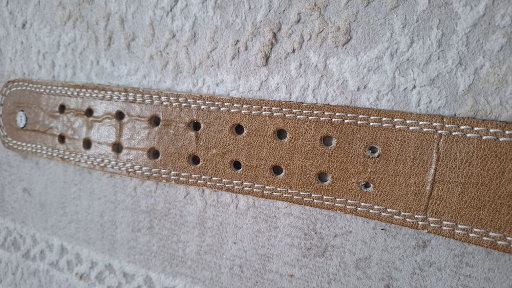 тяжелоатлетический пояс.