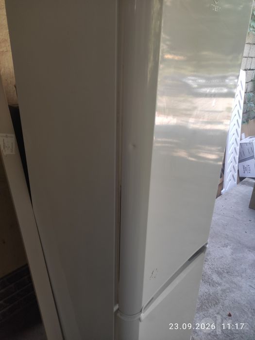 Продается Холодильник indesit