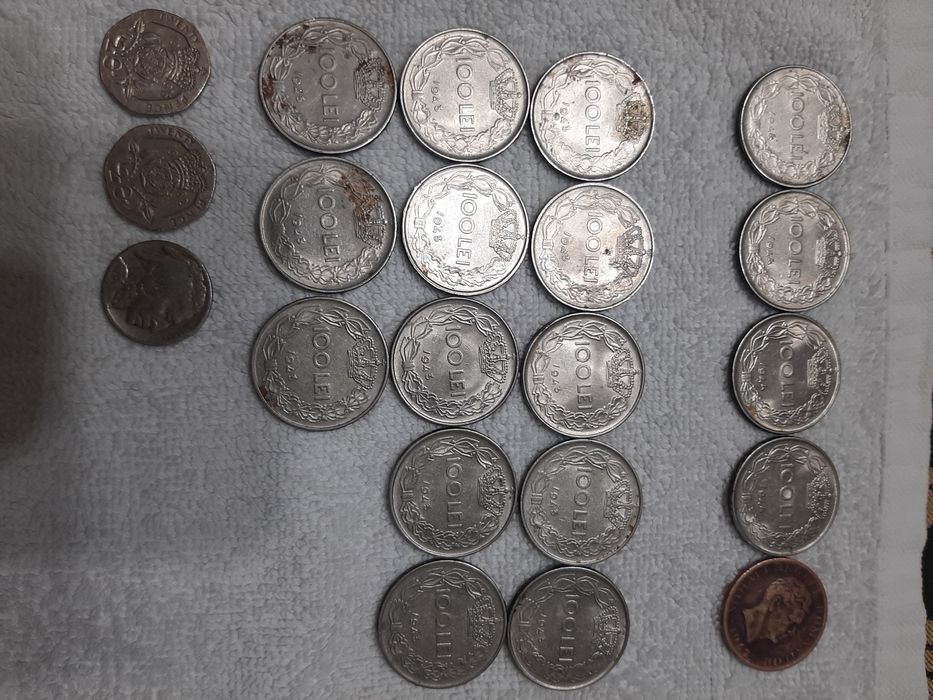 Vând monede vechi