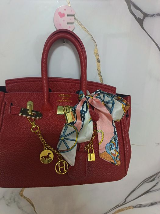 Sumka Hermes qizil