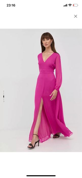 Patrizia Pepe дълга рокля с изящен гръб и златист елемент с лого