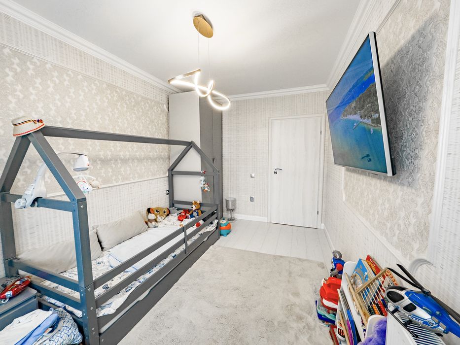 Vand apartament 3 camere cu gradina de 128 mp in zona vivo