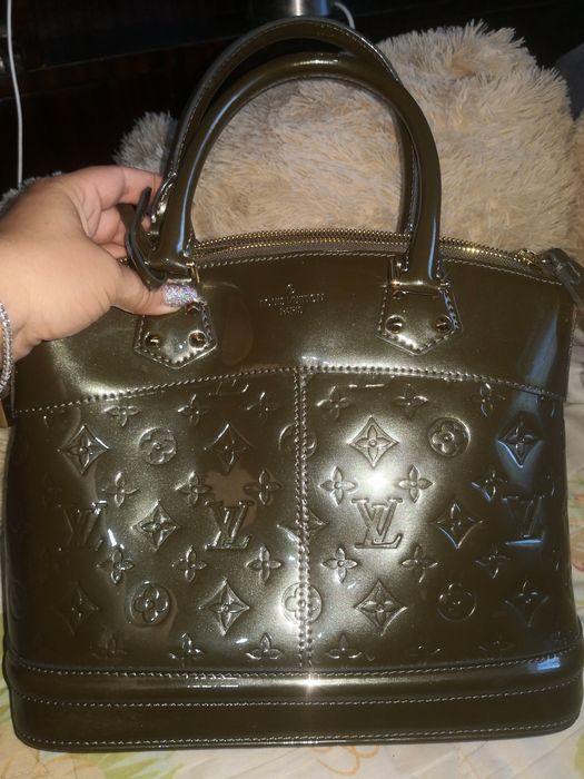 Geanta Louise Vuitton din piele naturală, cu lacat si cheiță