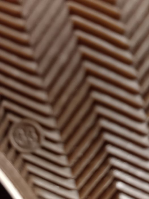 Vând papuci copi marimeai 33 și 32