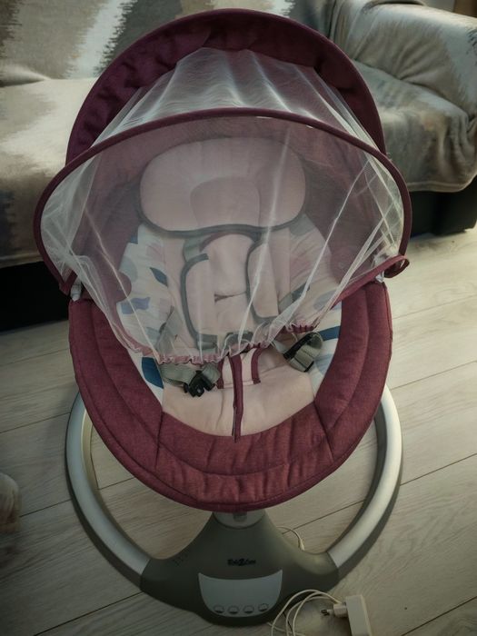 Balansoar bebeluș și camera video Tapo