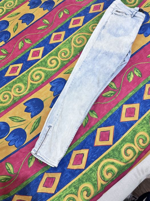 Продавам дънки неса носени не оцелих размера но стоят от даста време