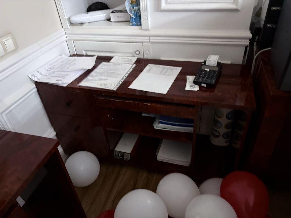 Продам стол + консоль + тумбочка + кресло