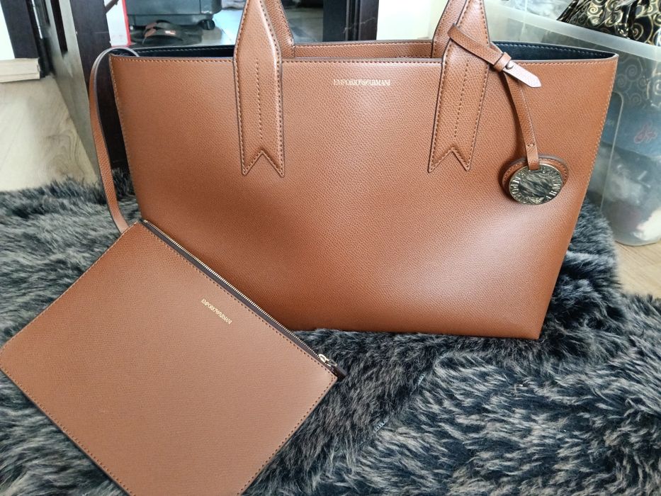Голяма дамска чанта на emporio Armani
