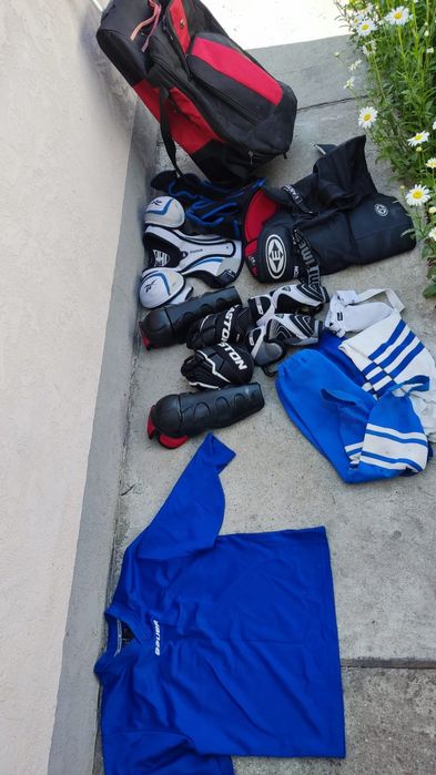 Продам хоккейную форму