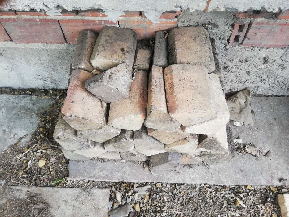 Продавам огнеупорни тухли