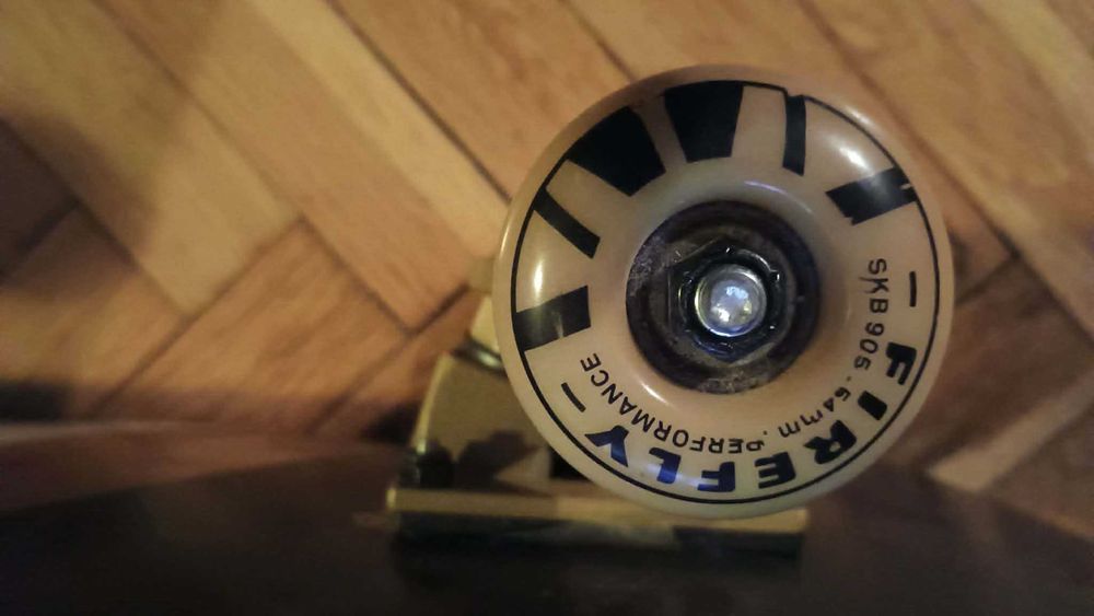 Продавам почти нов скейтборд Firefly