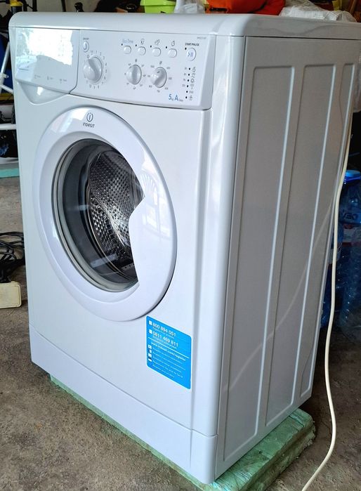 Страхотна пералня Indesit IWSC5105