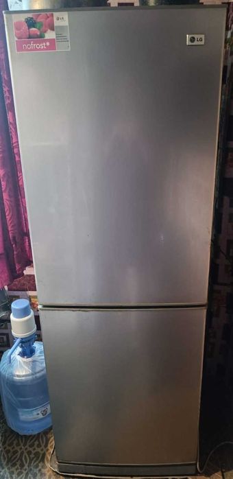 Холодильник LG и холодильник Indesit