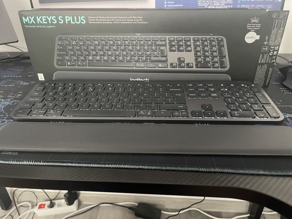 Logitech MX Keys Master – Ca nouă + pachet complet!