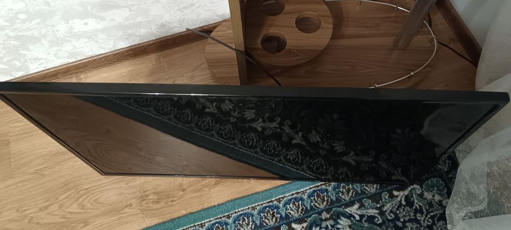 Телевизор LG диагональ 109 см,