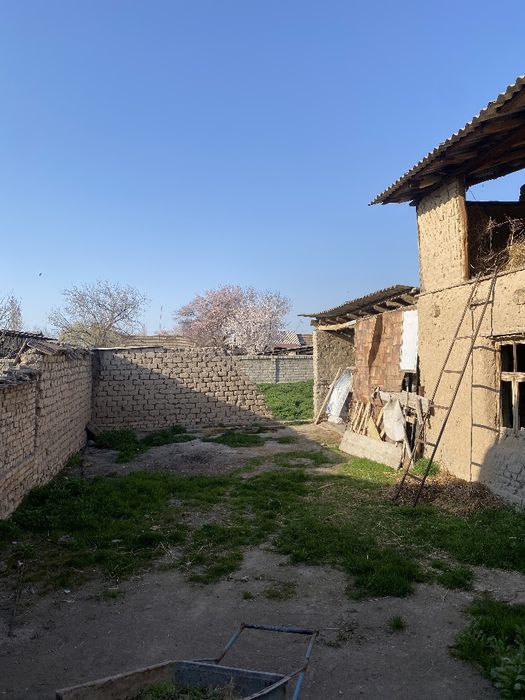 Srochno yer sotiladi 3 sotix Zangi otadan 7 km o'tganda Said o'ta maxa