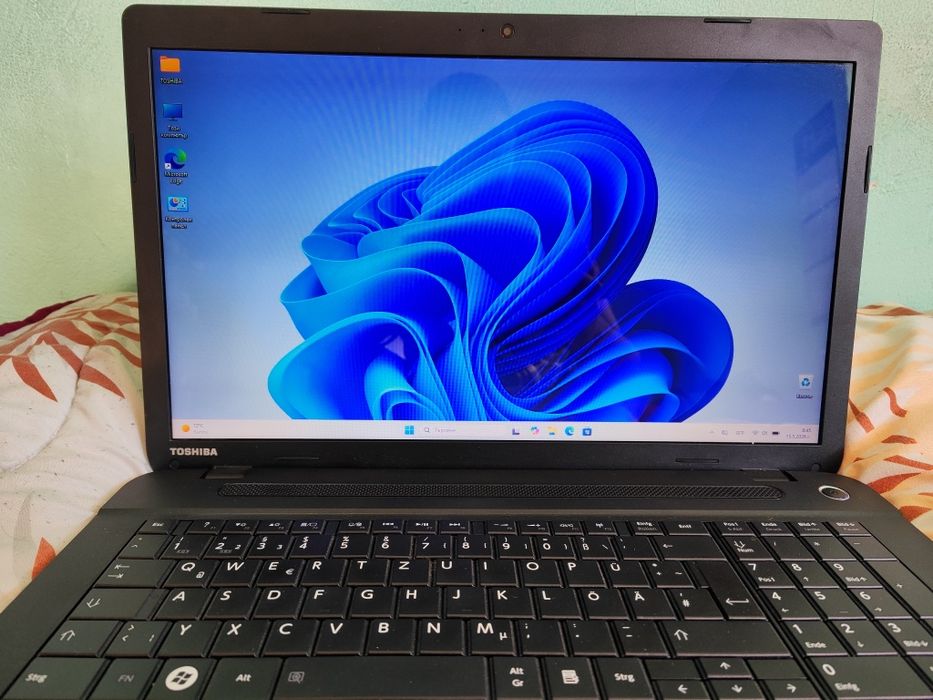 ТОП Лаптоп Toshiba Satellite C70-A-13X